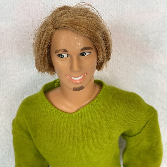 Shaggy from Scooby Doo Barbie - Picture 3 of 10